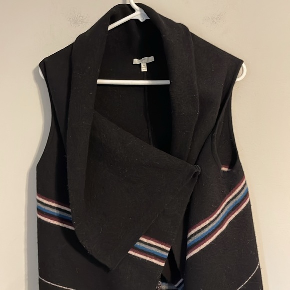 Joie Ligiere B wool wrap vest in color caviar deep marine size medium - Picture 2 of 10